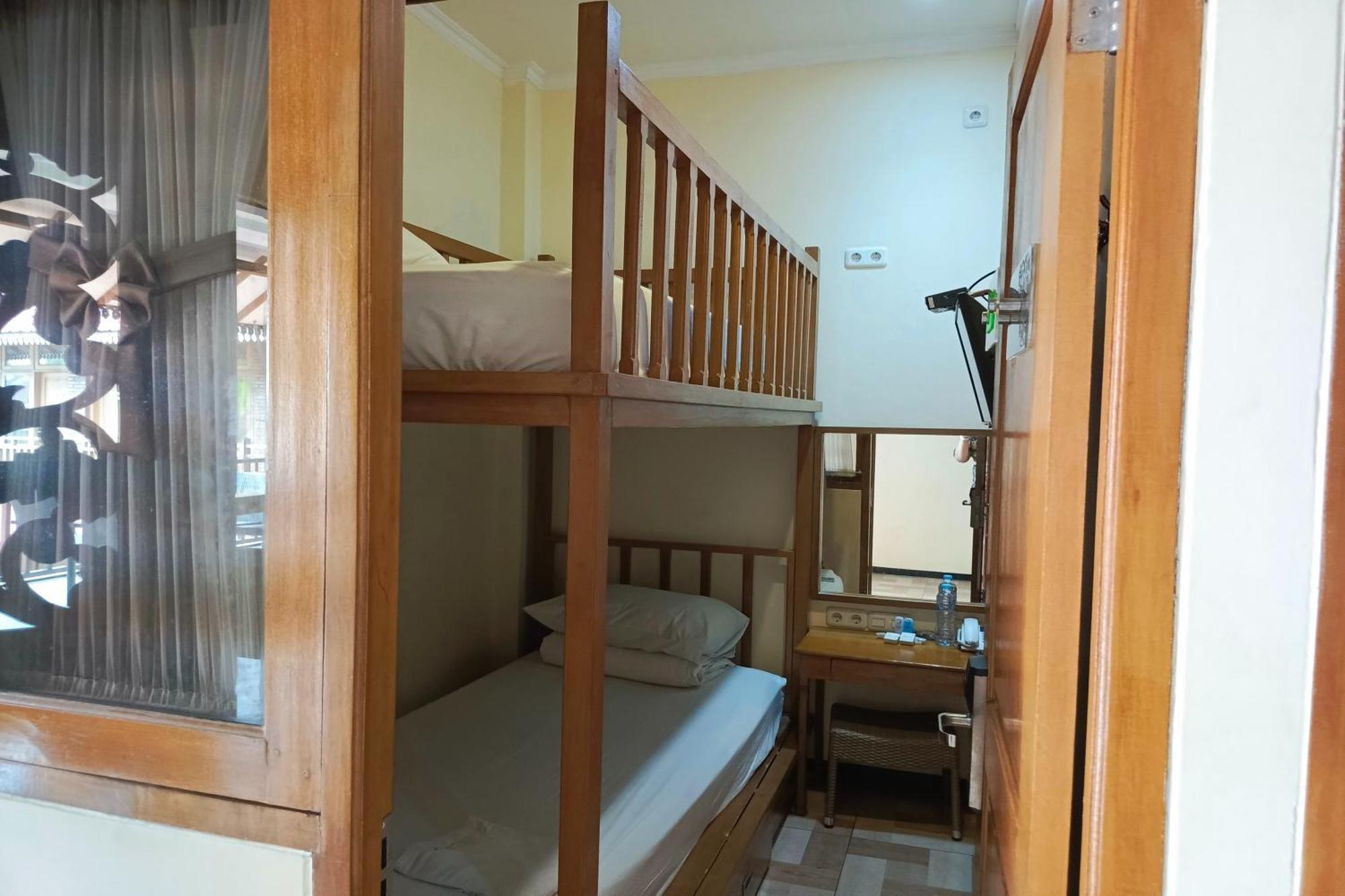 Java Capsule Hotel Malang Esterno foto