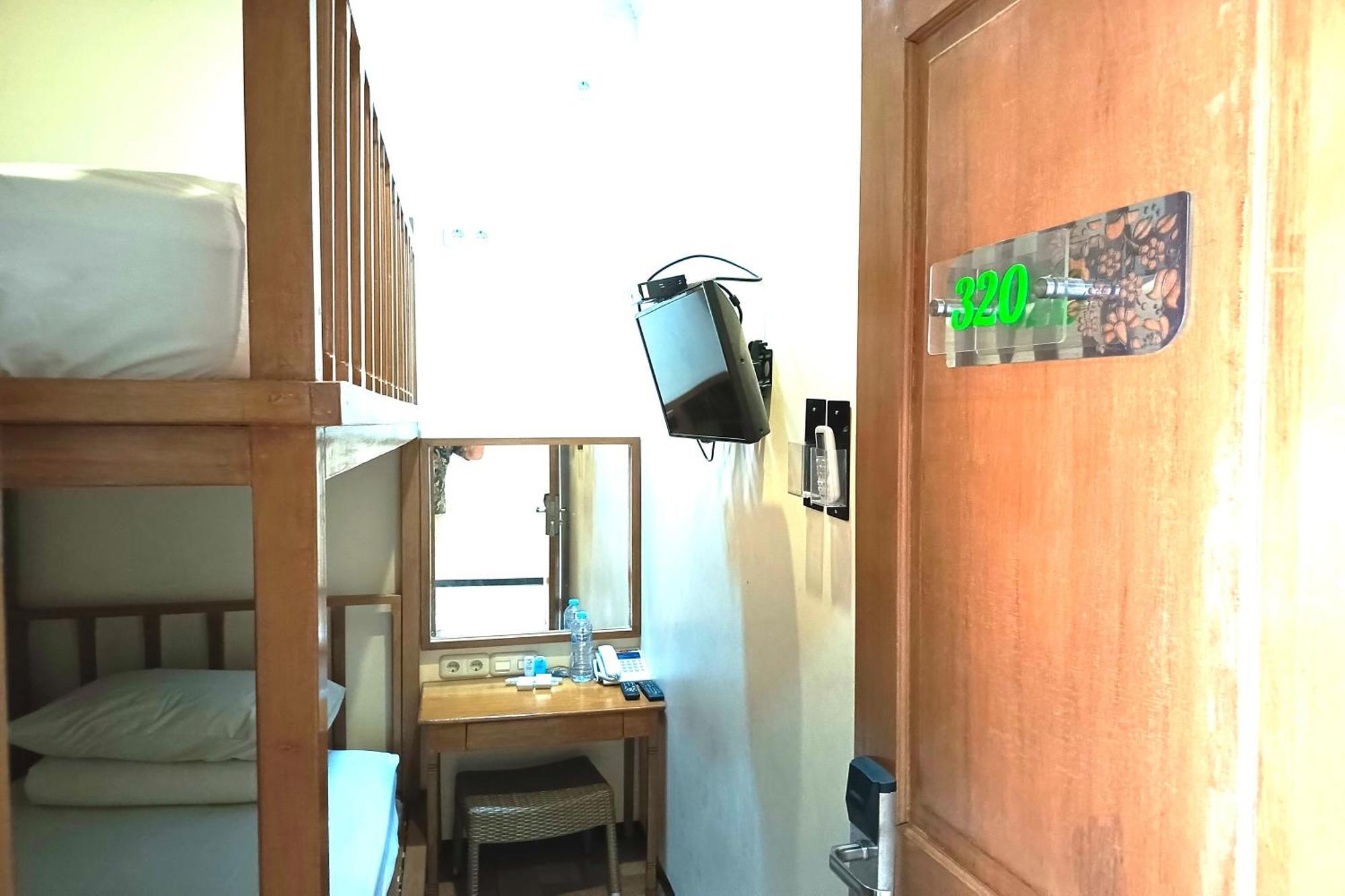 Java Capsule Hotel Malang Esterno foto